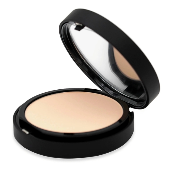 New bareMinerals barePRO Performance Wear Powder Foundation. Fair 01 - Picture 2 of 7